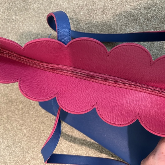 Scalloped Tote Bag 💙 - Picture 2 of 3